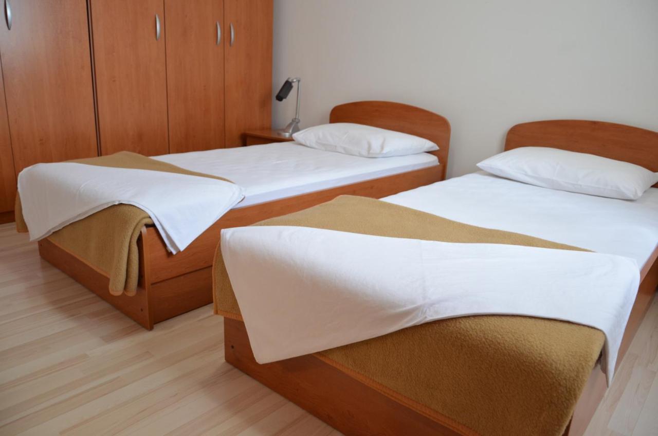 Apartments Pirovcanka Пировац Экстерьер фото