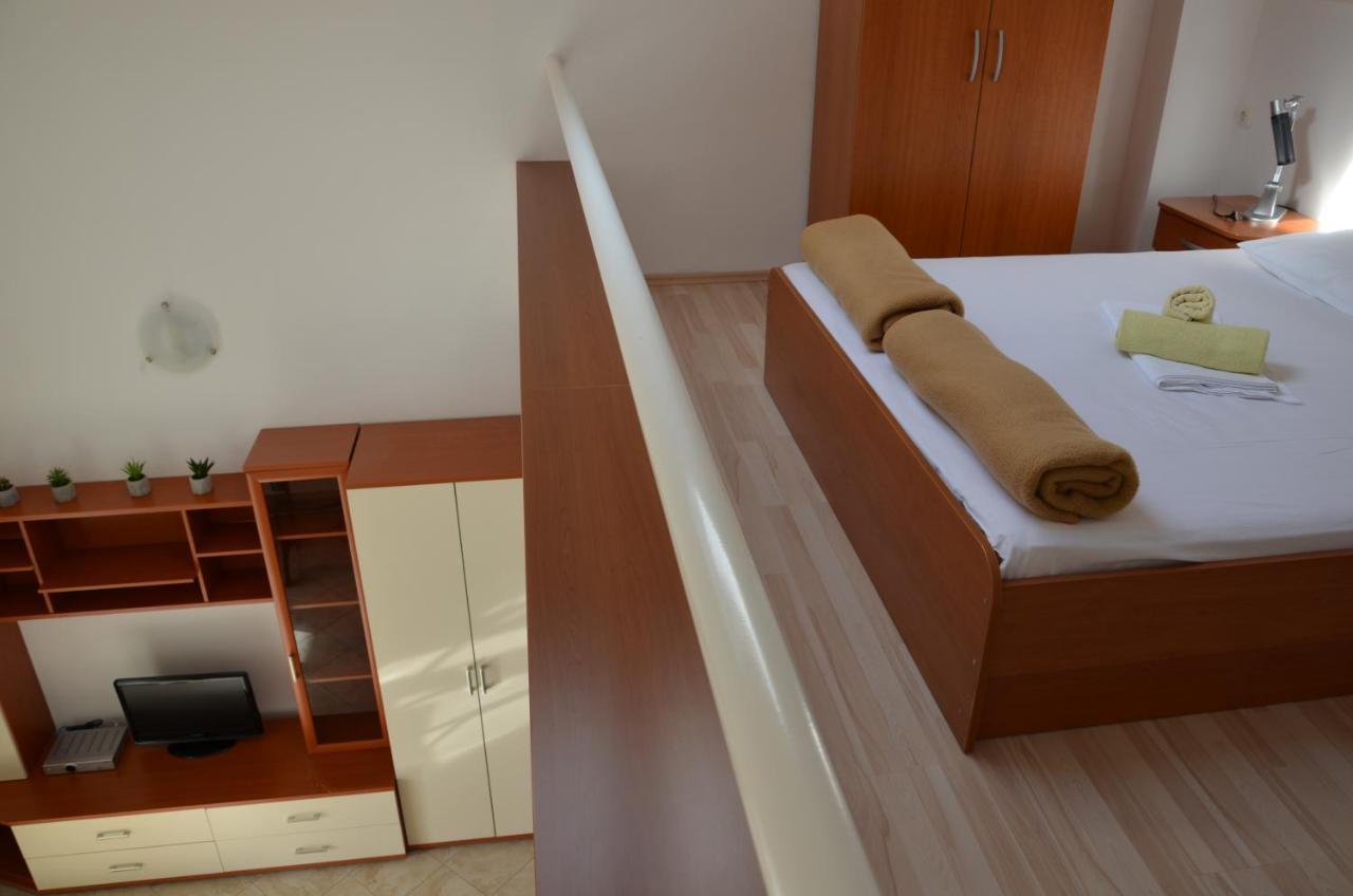 Apartments Pirovcanka Пировац Экстерьер фото