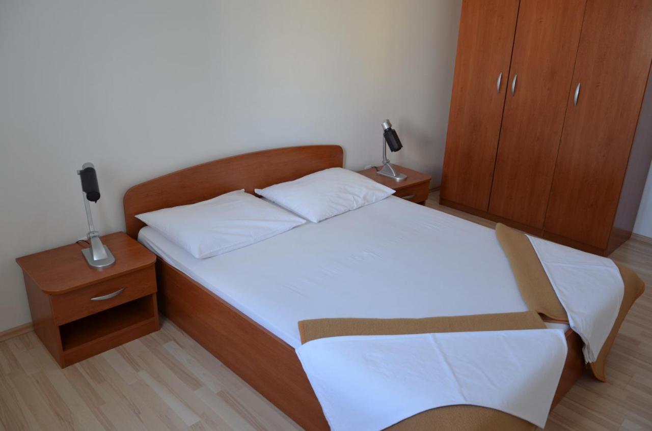 Apartments Pirovcanka Пировац Экстерьер фото