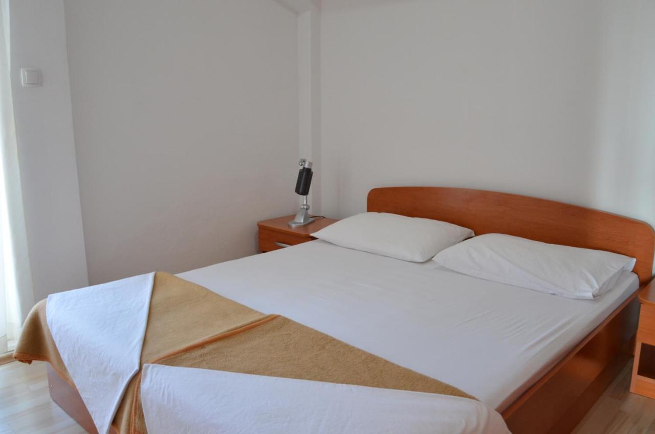 Apartments Pirovcanka Пировац Экстерьер фото